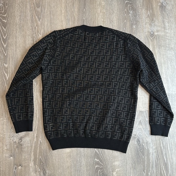 Authentic Fendi Crewneck - Picture 2 of 6
